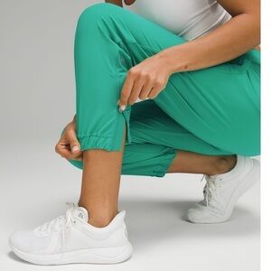 Lululemon Adapted State High-Rise Cropped Jogger